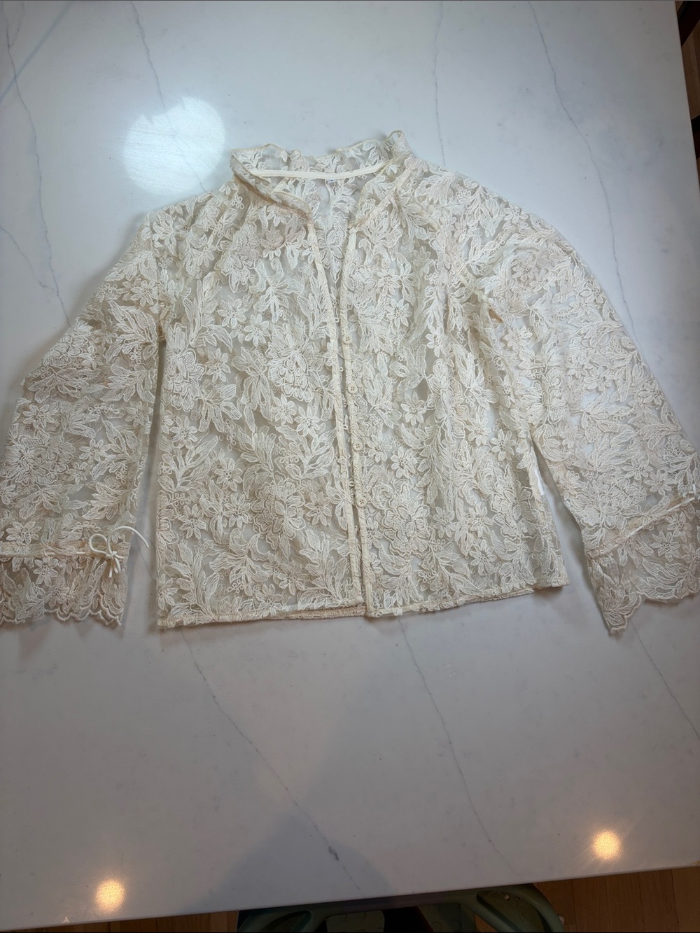 Lace Overlay Button-Front cardigan in Cream
